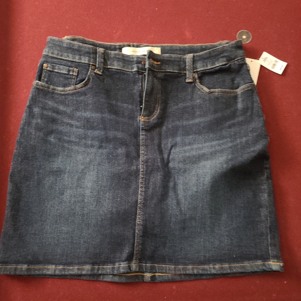 Jean skort